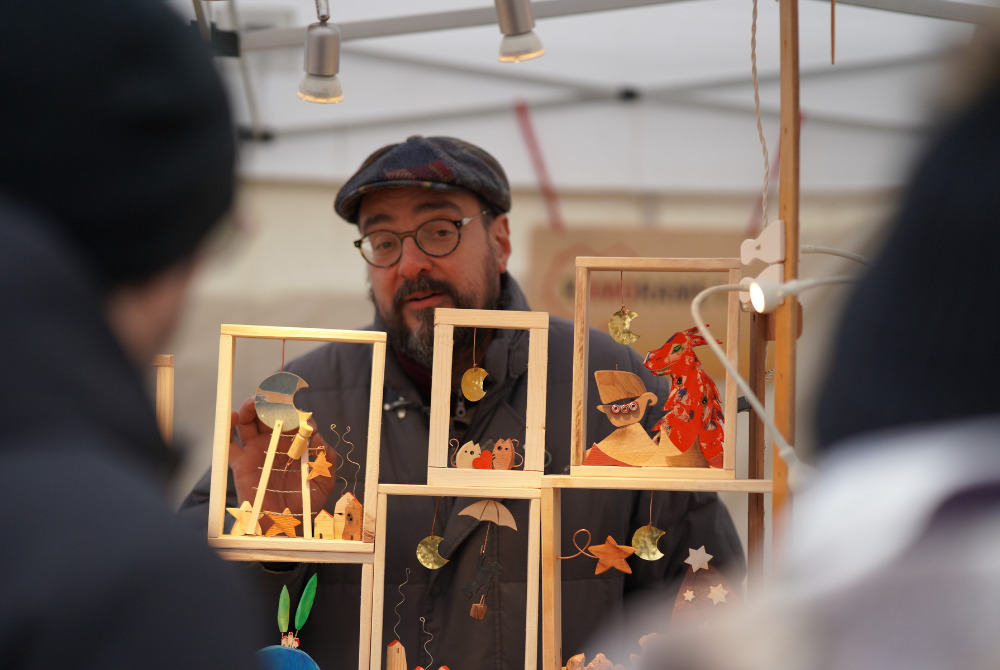 Espositori natalizi cercasi