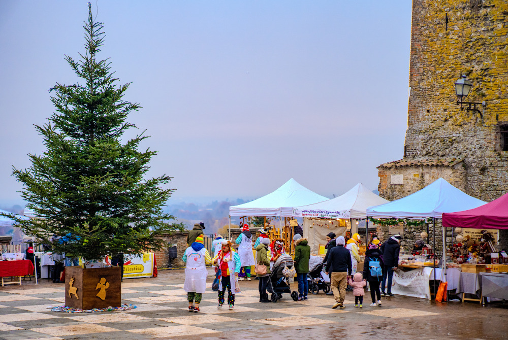 Espositori natalizi cercasi